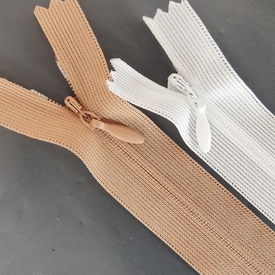 Χρωματιστό αναστρέψιμο αόρατο φερμουάρ 3# Κρυμμένα φερμουάρ close-end για τα φορέματα
